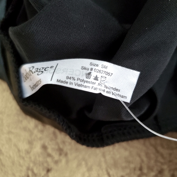 Black mini skirt - Picture 2 of 2